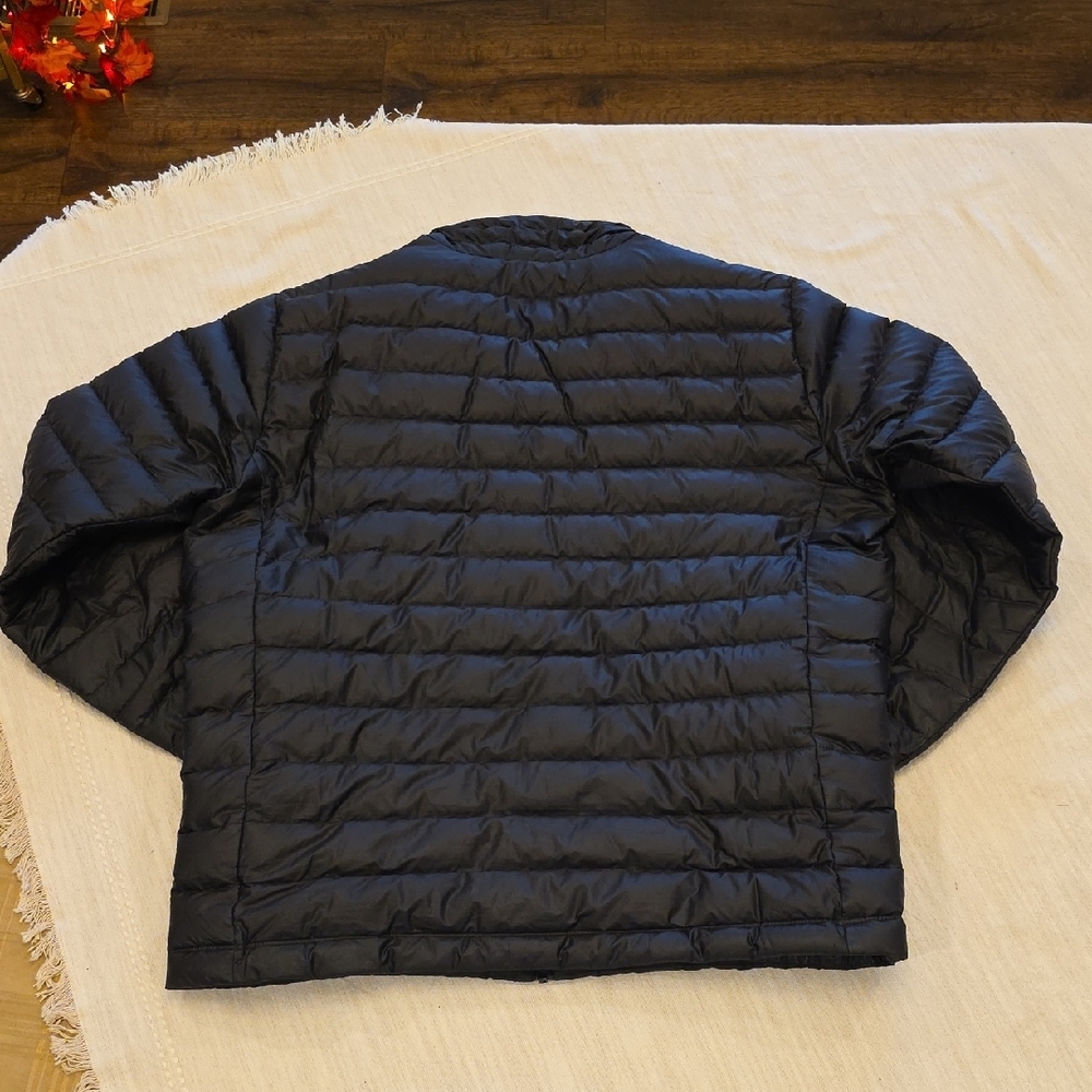 Patagonia Men's Midnight Black Puffer Jacket - Picture 6 of 7
